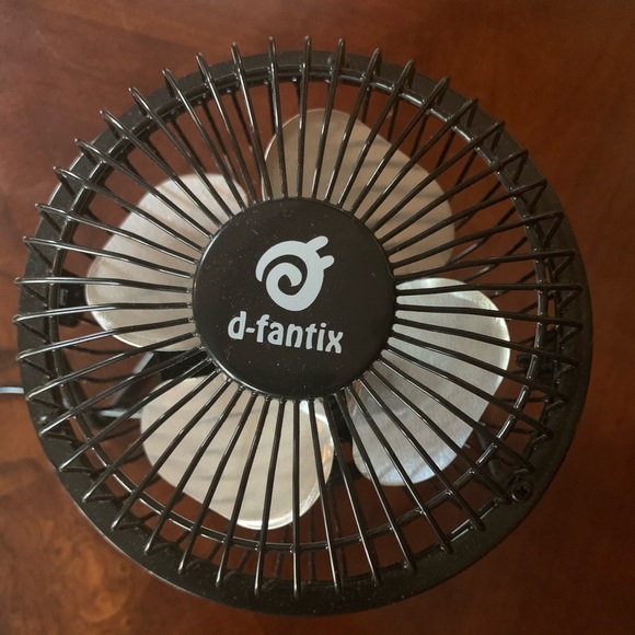 USB powered tile head desk fan - Picture 4 of 4
